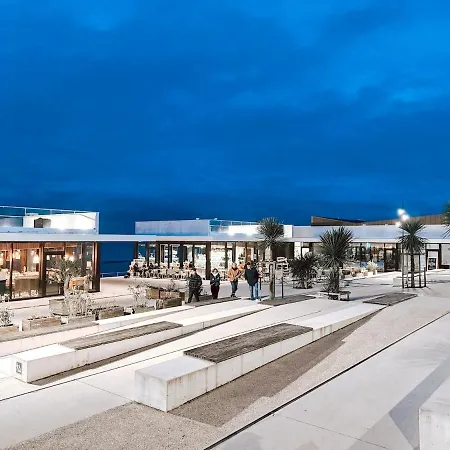 Le Demarquay לוק-סור-מר