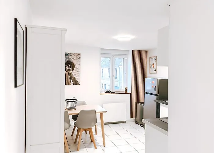 Le Demarquay * לוק-סור-מר